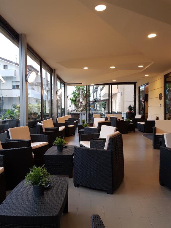 Hotel Tiglio Rimini Eksteriør bilde