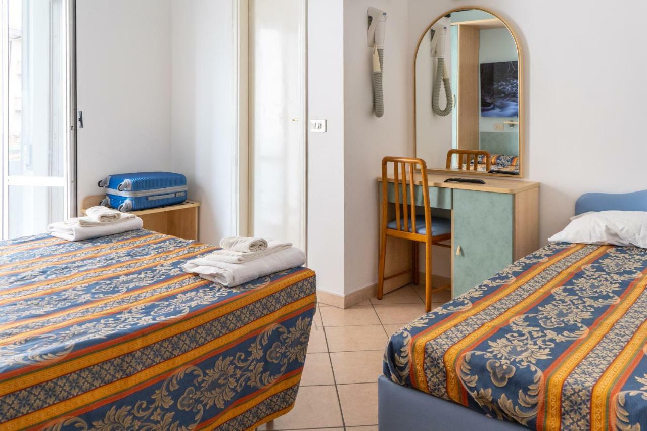 Hotel Tiglio Rimini Eksteriør bilde