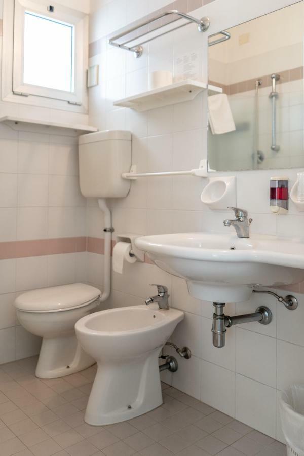 Hotel Tiglio Rimini Eksteriør bilde