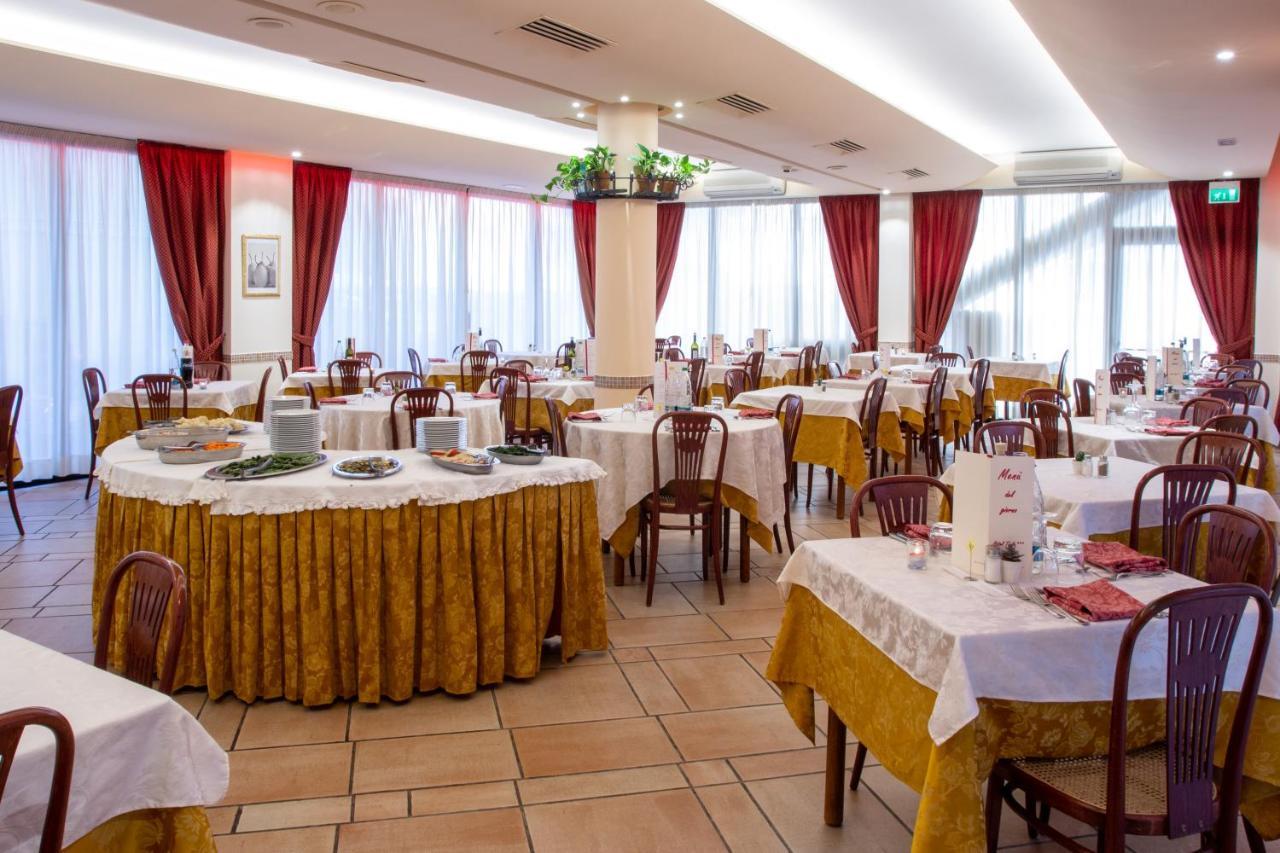 Hotel Tiglio Rimini Eksteriør bilde