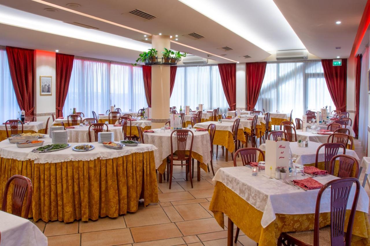 Hotel Tiglio Rimini Eksteriør bilde